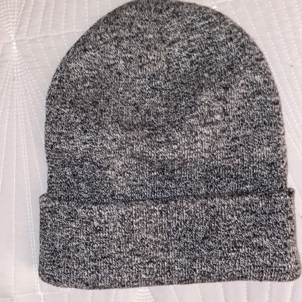 Beanie - Picture 3 of 4